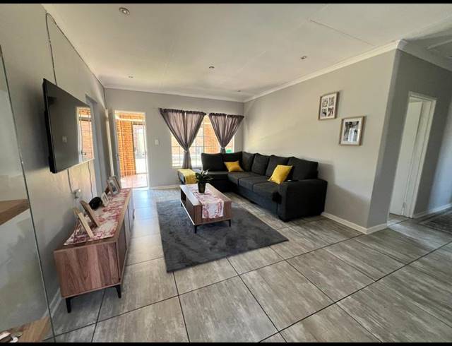 2 BEDROOM TOWNHOUSE FOR SALE IN SUNAIR PARK